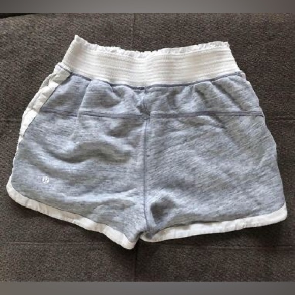Lululemon Cool & Collected Shorts - Picture 5 of 6